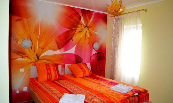Maloye Lugovoye House | Inviting Guest House Na Lugu with Pool & Breakfast
