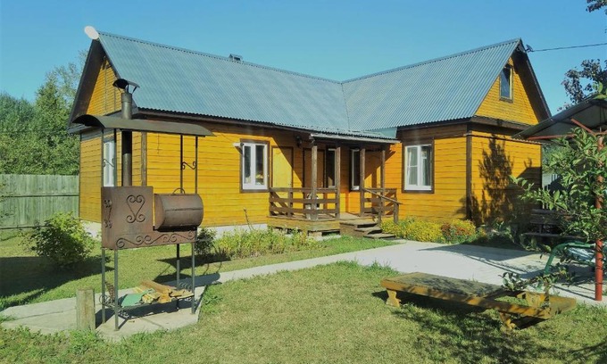 Suzdal House | Guest House Pinaikha: Pet-Friendly with Hot Tub & Kitchen