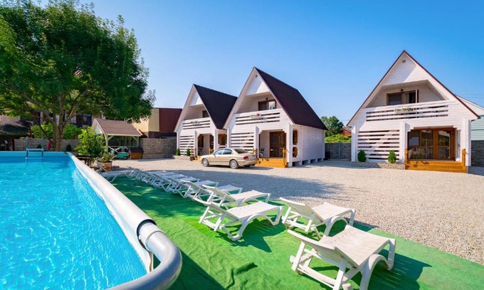 Bzhid House | Cozy Guest House Три сестры with Pool and Kitchen Access