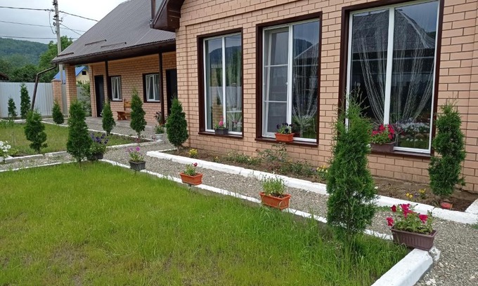 Kamennomostskiy House | Discover Гостевой дом 1000 и 1ночь: Guest Rated Perfect