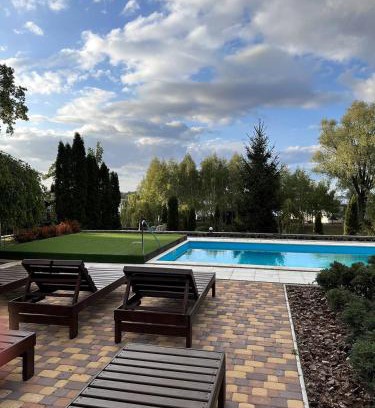 Sokyrna Villa | Cozy Retreat at Guest Complex "Дядя Саша" - 9/10 Rated Stay