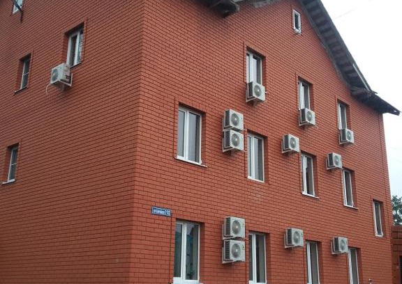Leninsky District Hotel | Discover Гостиница Мещерино: Pet-Friendly with Pool & Hot Tub