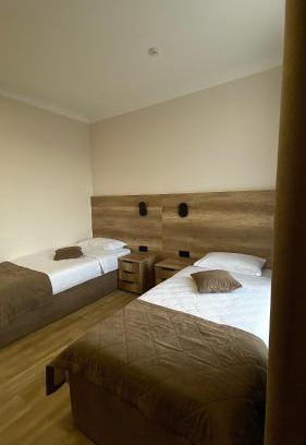 Schuchinsk Hotel | Discover PARADISE Hotel: Family-Friendly with Hot Tub & Breakfast