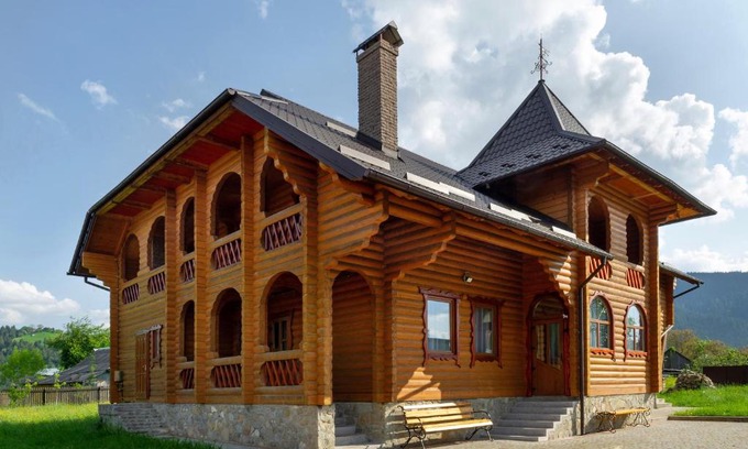 Verkhovyna Cabin | Experience Unforgettable Stays at Гостинний двір КАРПАТІЯ