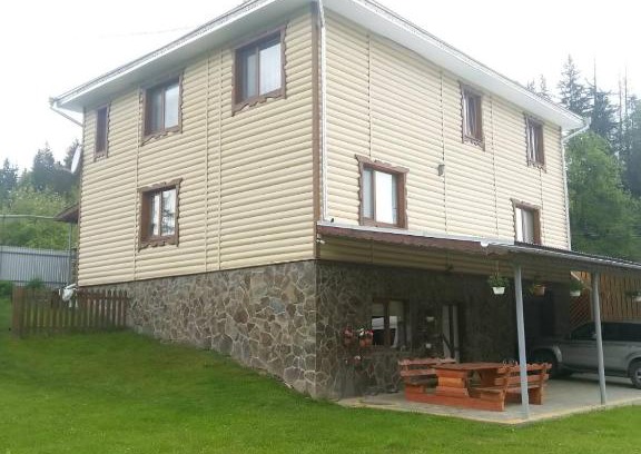 Krasnyk House | Discover Гостинний двір "Софія" with Oceanfront Views
