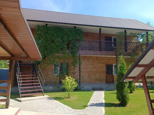 Volyn Oblast House | Oceanfront Family Retreat: Guest Rated 9.5/10