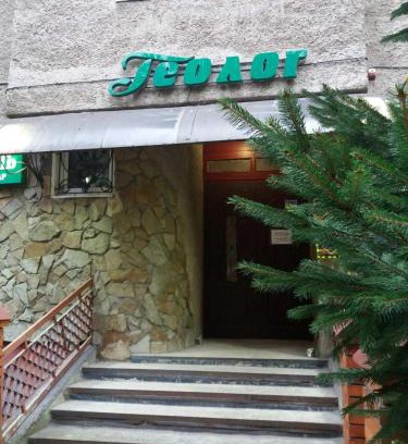 Stryi Apartment | Budget-Friendly Guest Apartments at Геолог with Child Care
