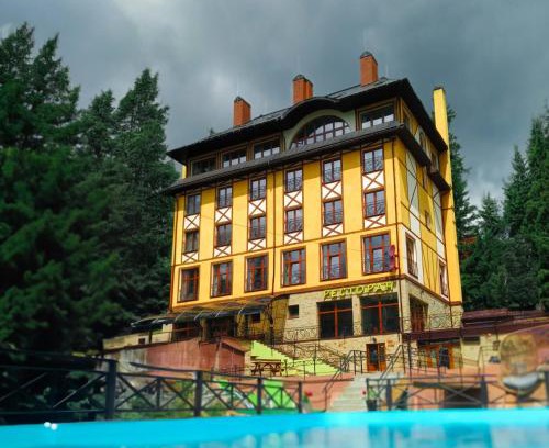 Dragobrat Hotel | Discover Готель Вілла Драгобрат: Spa & Pool Oasis