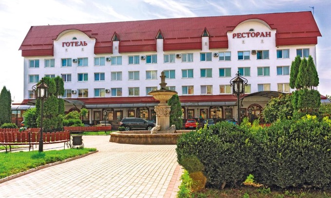 Dubno Hotel | Pet-Friendly Hotel "Дубно" with Breakfast Included