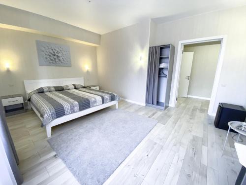 Kirovograd Hotel | Discover Hotel Elisavetgrad: Family-Friendly with Pool & Hot Tub