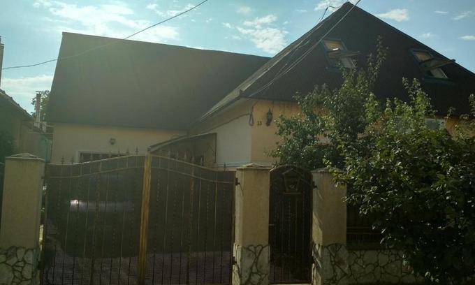 Berehove House | Child-Friendly Retreat at Грушевського 13 | Rated 9.9/10