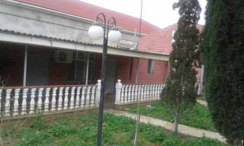Baku House | Welcoming Shuvelan Cottage House: Pet-Friendly Retreat