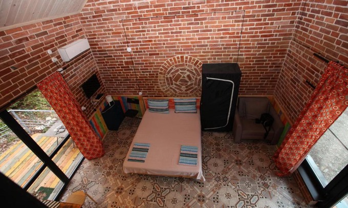 Praskoveyevka Resort | Pet-Friendly Дачный домик with Pool & Kitchen - Rated 10/10
