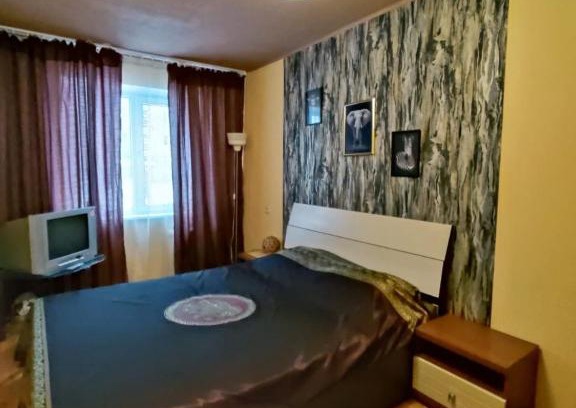 Smolensk Apartment | Cozy Two-Room Apartment on Nakhimova Street, Rated 8/10