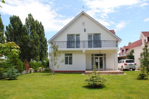 Cholpon-Ata Apartment | Cozy Two-Story Cottage with Lake Views and Private Beach