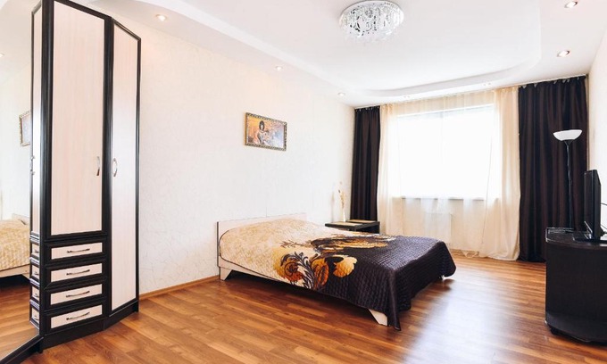 Oktyabrskiy rayon Apartment | Cozy Two-Bedroom Retreat on Luganskaya 4 - Pet Friendly