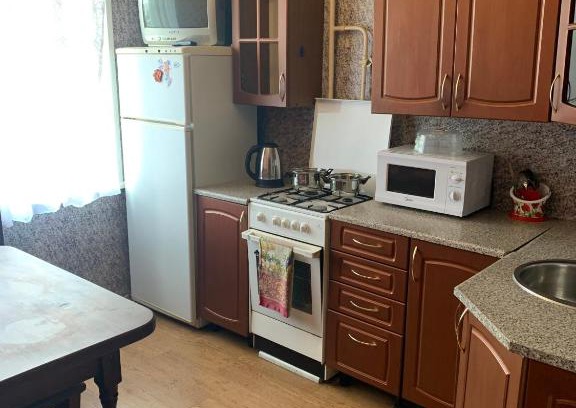Omsk Apartment | Perfect Stay at Декабристов 104: Guest Rated 10/10