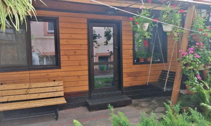 Holosiivskyj Apartment | Cozy 2-Room Wooden Cabin - Pet Friendly & Top Rated