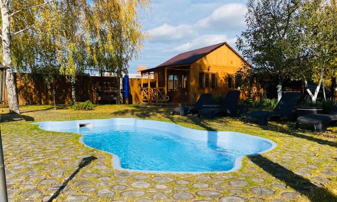 Darnyckyj House | Relax at Bizon Lake - Grill & Terrasa with Pool Access