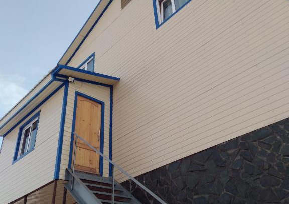 Sheregesh House | Pet-Friendly Retreat at Дом на Пирогова 16 - Rated 10/10
