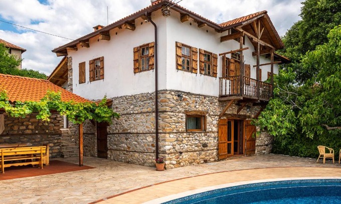 Yanovo Villa | Eco House Slavjanka: Pet-Friendly Retreat with Pool