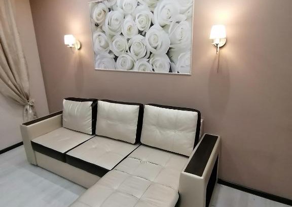 Omsk Apartment | Convenient Stay at ЖД Братская 7 with Pool & Breakfast