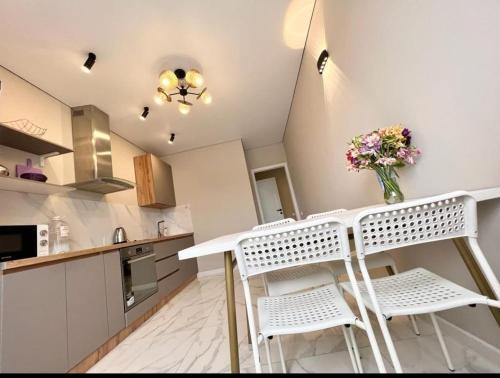 Almaty Apartment | Pet-Friendly ЖК Сити Плюс with Perfect 10/10 Rating