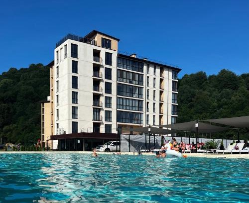 Transcarpathia Apartment | Guest Rated 9.1: Enjoy Pet-Friendly Oceanfront Living