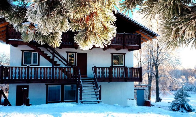 Bukholovo Hotel | Inviting Country Retreat: Заборовье with Hot Tub & Breakfast