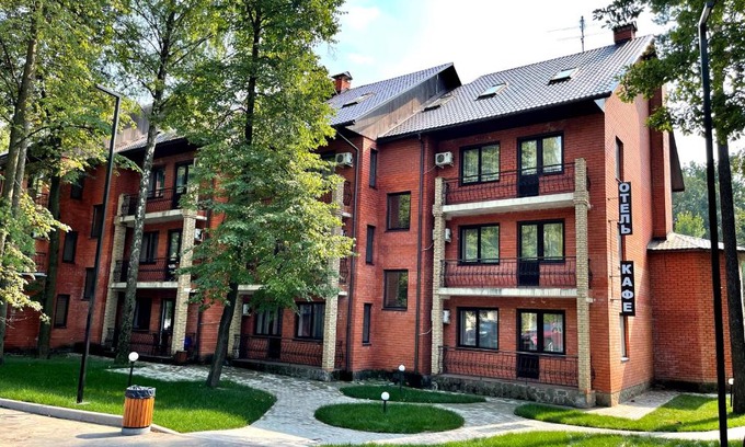 Nagornoye Hotel | Pet-Friendly Загородный Клуб Солярис with Breakfast & Hot Tub