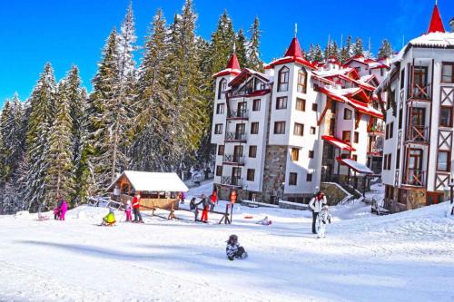 Chepelare Apartment | Discover ЗАМЪКА 1: Ideal for Families with Hot Tub & Breakfast