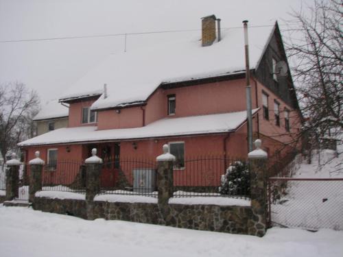 Volovets House | Cozy Holiday Homes in Volovets, Ukraine for Family Getaways