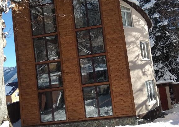 Arkhyz House | Cozy Getaway at Карачай Архыз with Breakfast & Family Amenities
