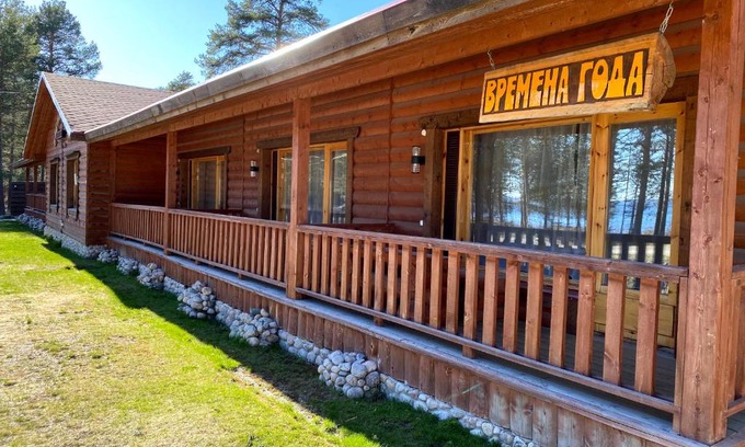 Medvezhyegorsk House | Discover Карелия коттедж Времена года with Oceanfront Bliss
