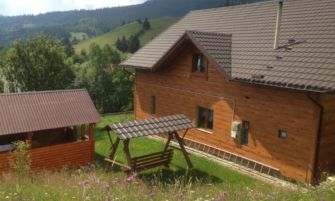 Verkhovyna Apartment | Relax at Карпатська перлина: 9.1/10 with Pet-Friendly Amenities