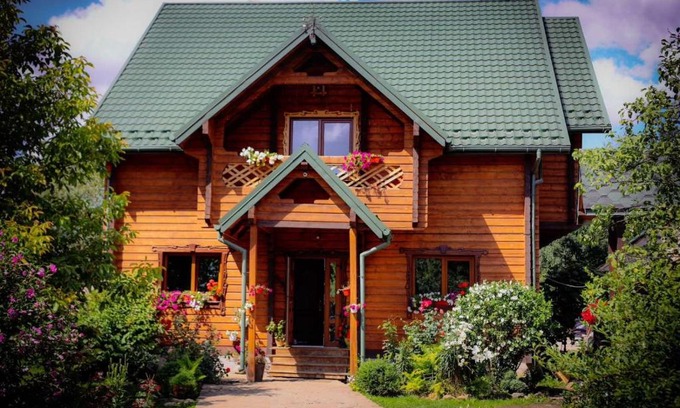 Verkhovyna Cabin | Experience Karpaty Happiness: Family-Friendly with Breakfast