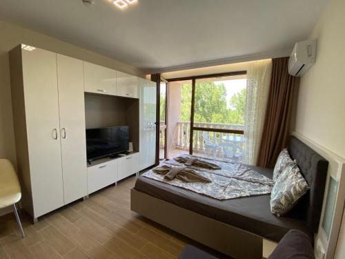 Chaika Apartment | Experience КАСКАДАС: Ocean View Studios with Pool & Beach