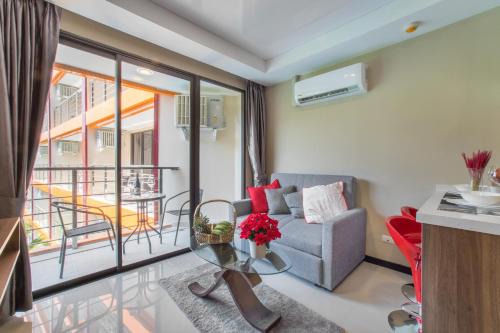 Nai Harn Apartment | Oceanfront Retreat with Pool - NBC S402 by IBG Property