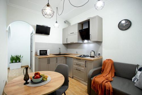 Mykolaiv Apartment | Elegant Apartment on Sobornaya St - Guest Rated 9.9/10