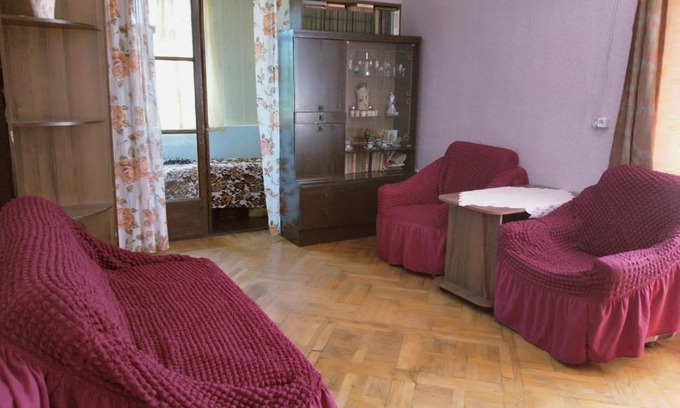 Pitsunda Apartment | Oceanfront Retreat at Агрба 1 КВ 10 - Rated 9/10 by Guests