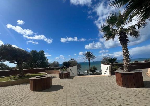 Netanya Apartment | Oceanfront Apartment with Breathtaking Views and Accessibility