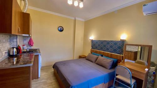 Makhinjauri Apartment | Seaside Retreat: Pet-Friendly Apartment by the Ocean