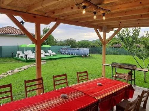 Gorna Oryahovitsa House | Discover Ковачевата къща: Pet-Friendly Retreat with Ocean Views