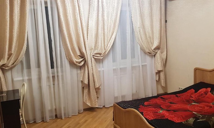 Zapadnyy okrug Apartment | Cozy Кожевенная 6266: Wheelchair Accessible Haven
