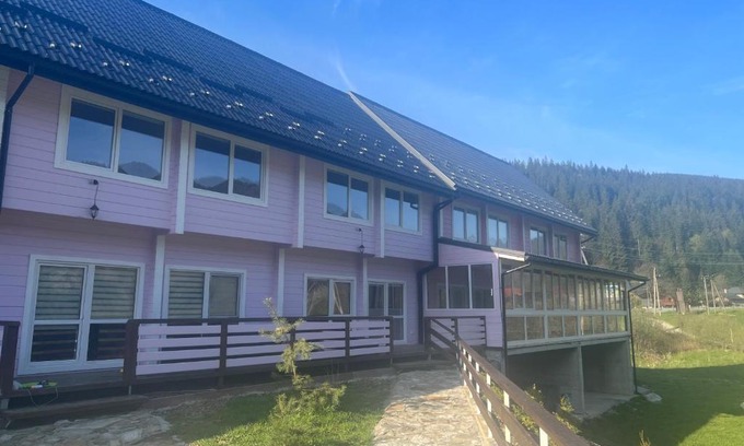 Mykulychyn House | Vibrant Colors Await: 4-Star Family-Friendly Hotel