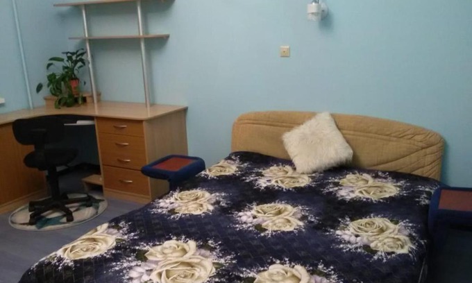 Reutov House | Convenient Room Steps from the Metro for Your Stay