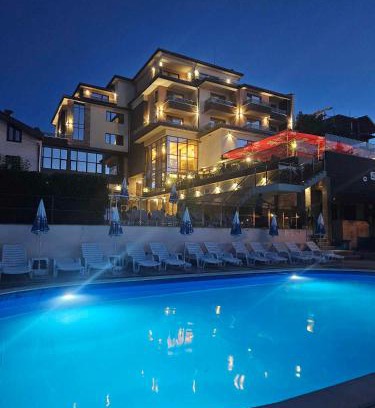 Gorna Oryahovitsa Hotel | Relax at Комплекс Бабенец with Ocean View & Pool Access