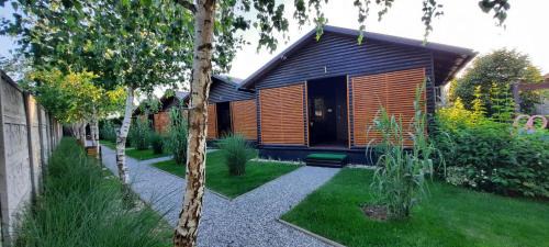 Transcarpathia Apartment | Cozy Котеджі Арлен: Family-Friendly with Breakfast Included