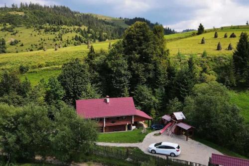 Huklyvyi Ski Chalet | Cozy Cottage in the Carpathians - Rated 9.8/10 & Pet Friendly
