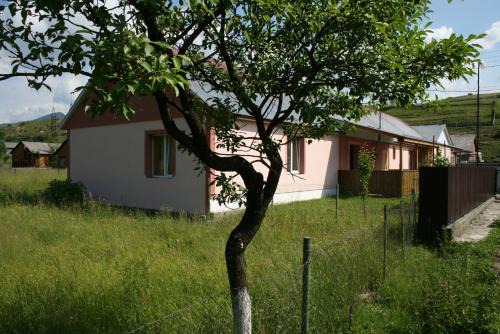 Soymy House | Guest Rated 9.4: Котедж Ялівець with Family-Friendly Amenities